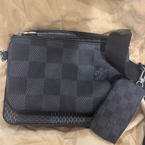 Louis Vuitton Black black multi pochette
